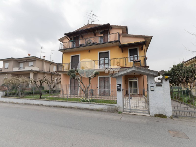 Trilocale in Vendita a Ghedi, 165'000&euro;, 110 m²