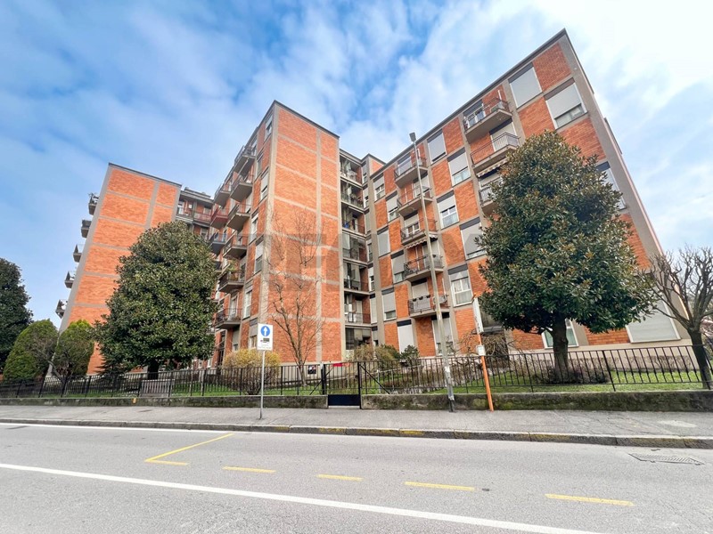 Bilocale in Vendita a Monza, 210'000&euro;, 80 m²