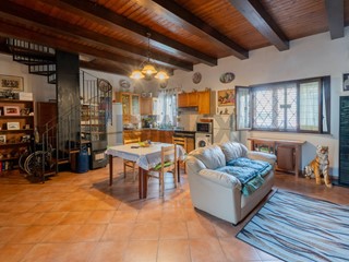 Quadrilocale in Vendita a Palermo, 110'000&euro;, 100 m²