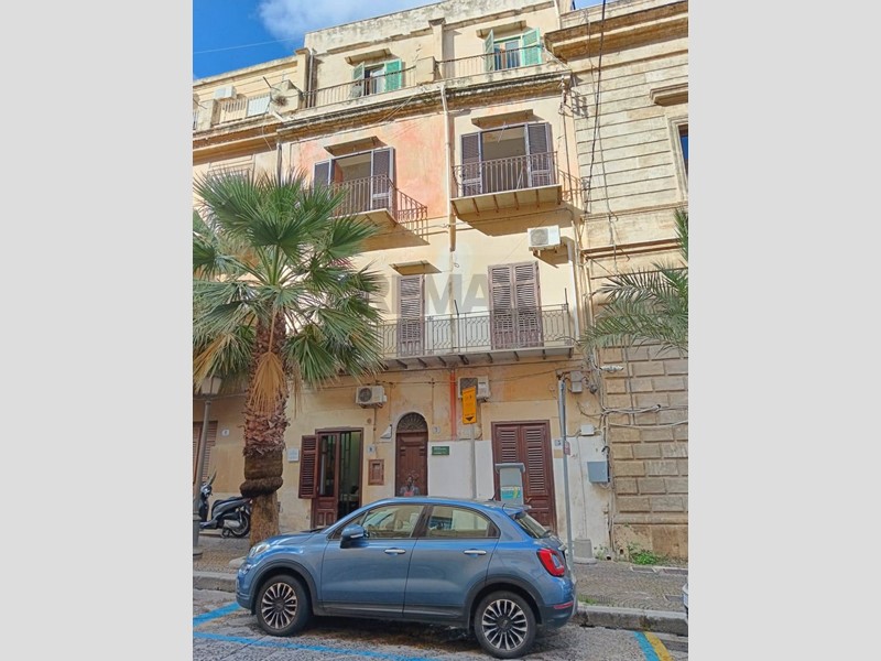 Quadrilocale in Vendita a Carini, 95'000&euro;, 115 m²