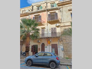 Quadrilocale in Vendita a Carini, 95'000&euro;, 115 m²