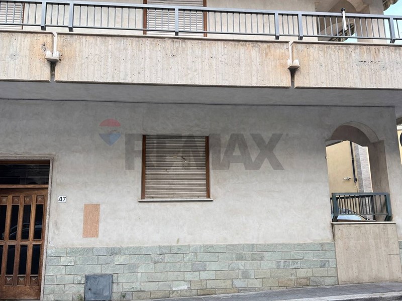 Quadrilocale in Vendita a Bagheria, 84'000&euro;, 93 m²