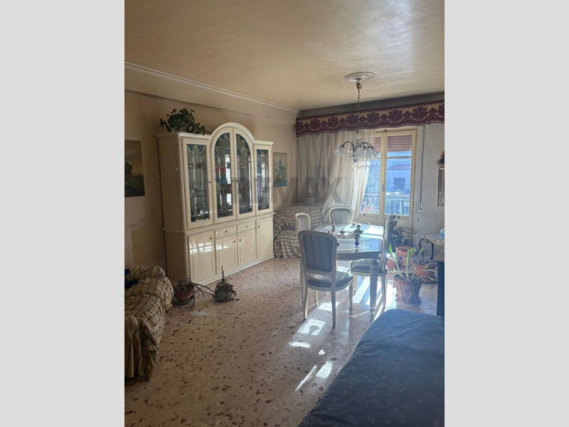 Quadrilocale in Vendita a Palermo, 100'000&euro;, 120 m²