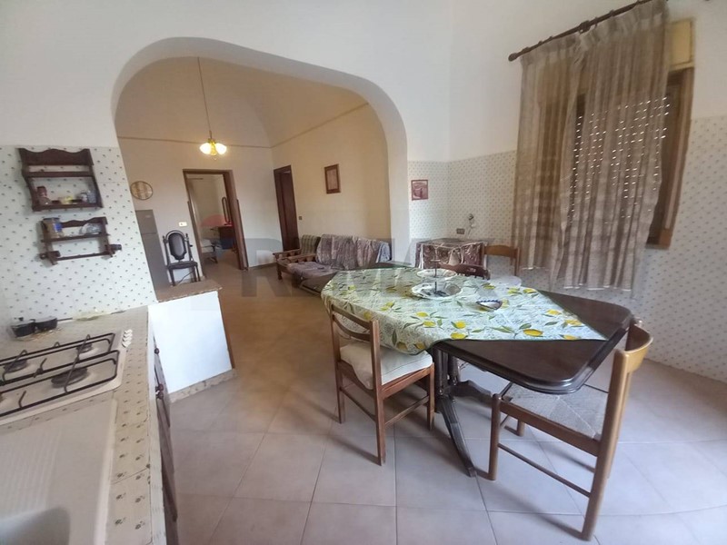 Appartamento in Vendita a Terrasini, 110'000&euro;, 101 m²