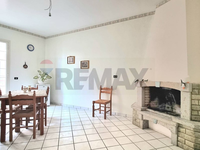 Appartamento in Vendita a Belmonte Mezzagno, 80'000&euro;, 128 m²