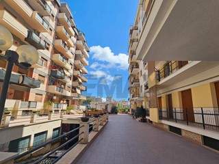 Appartamento in Vendita a Palermo, 335'000&euro;, 156 m²