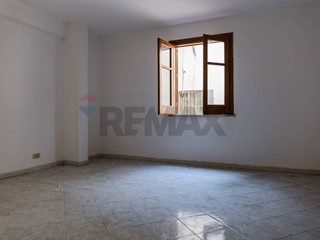 Quadrilocale in Vendita a Bagheria, 60'000&euro;, 126 m²