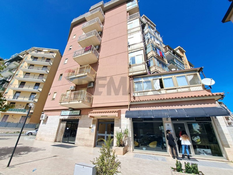 Appartamento in Vendita a Palermo, 130'000&euro;, 140 m²