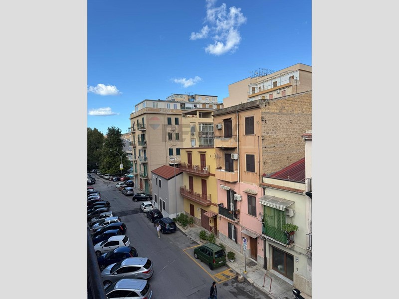 Quadrilocale in Vendita a Palermo, 80'000&euro;, 85 m²