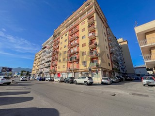 Appartamento in Vendita a Palermo, 179'000&euro;, 136 m²