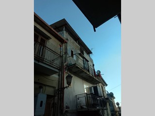 Appartamento in Vendita a Piana degli Albanesi, 55'000&euro;, 210 m²