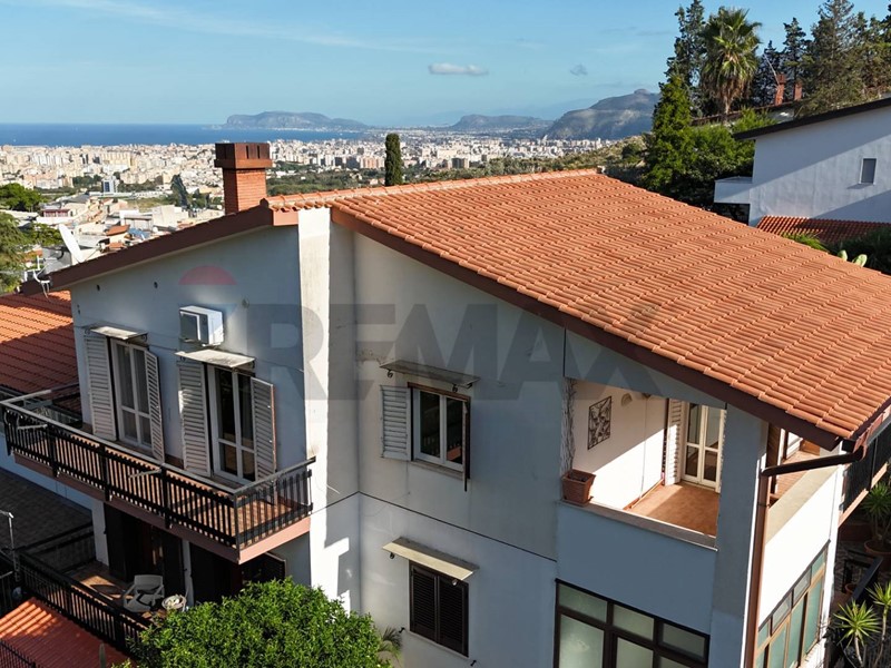 Appartamento in Vendita a Palermo, 185'000&euro;, 122 m²