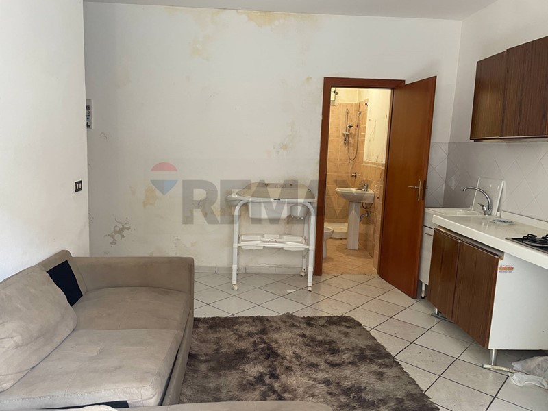 Trilocale in Vendita a Palermo, 32'000&euro;, 65 m²