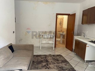 Trilocale in Vendita a Palermo, 32'000&euro;, 65 m²