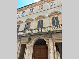 Quadrilocale in Vendita a Siena, 490'000&euro;, 182 m²