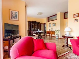 Quadrilocale in Vendita a Pellezzano, 125'000&euro;, 125 m²