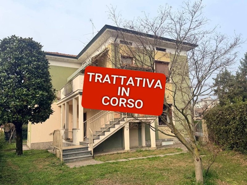 Trilocale in Vendita a Capriolo, 140'000&euro;, 137 m²