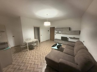 Bilocale in Affitto a Cascina, 1'000&euro;, 65 m²