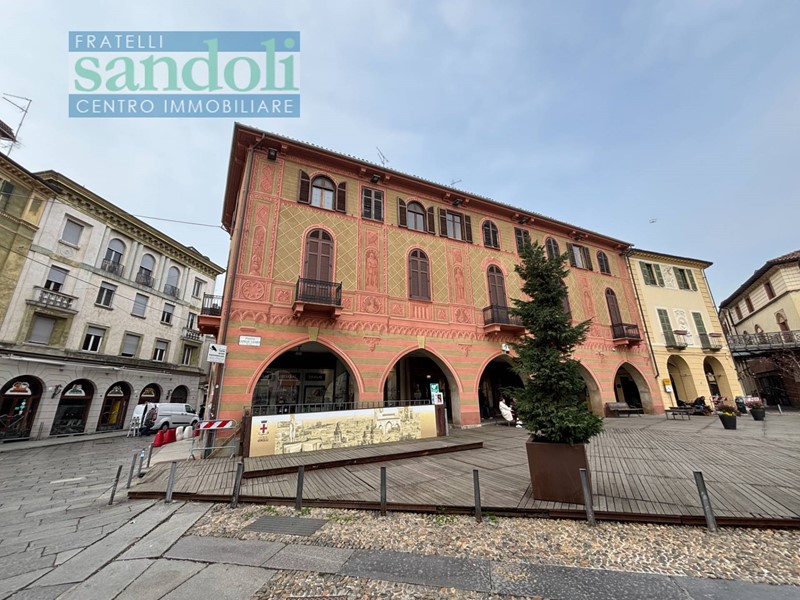 Trilocale in Vendita a Vercelli, 270'000&euro;, 150 m²