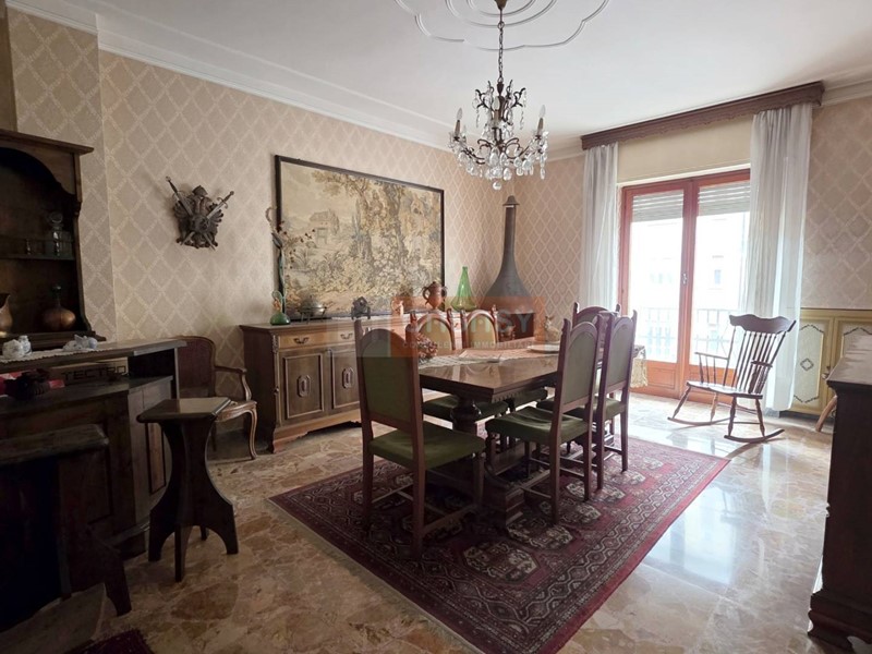 Appartamento in Vendita a Albenga, 320'000&euro;, 181 m²