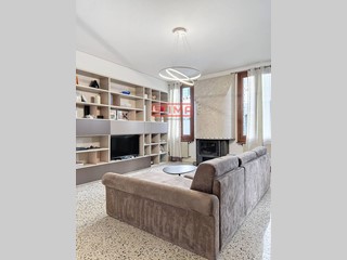 Trilocale in Affitto a Treviso, 1'150&euro;, 93 m²