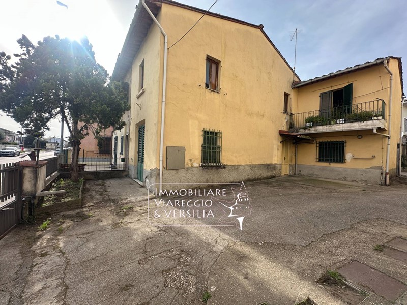 Appartamento in Vendita a Fucecchio, 90'000&euro;, 110 m²