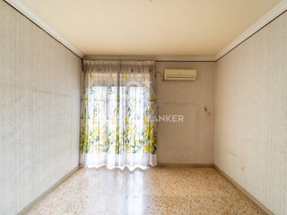 Trilocale in Vendita a Catania, 143'000&euro;, 90 m²