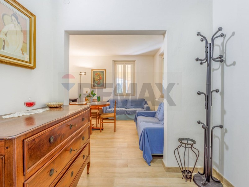 Trilocale in Vendita a Reggio Emilia, 215'000&euro;, 141 m²