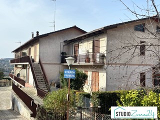 Appartamento in Vendita a Amelia, 119'000&euro;, 168 m²