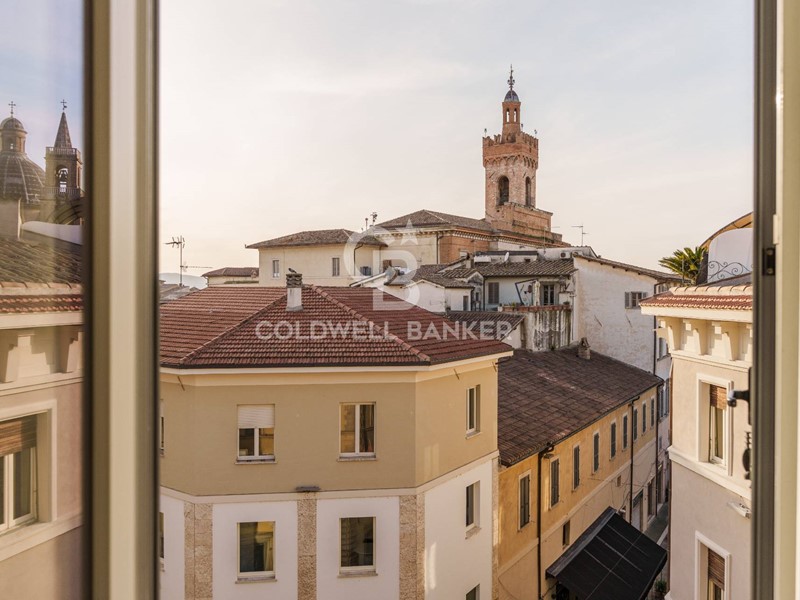 Attico in Vendita a Foligno, 320'000&euro;, 170 m²