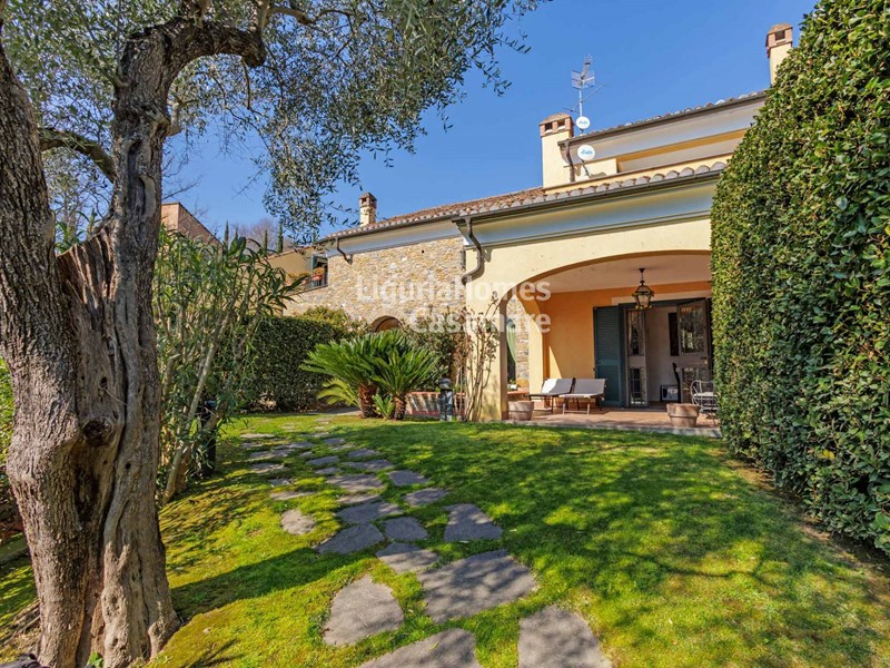 Appartamento in Vendita a Garlenda, 550'000&euro;, 140 m²