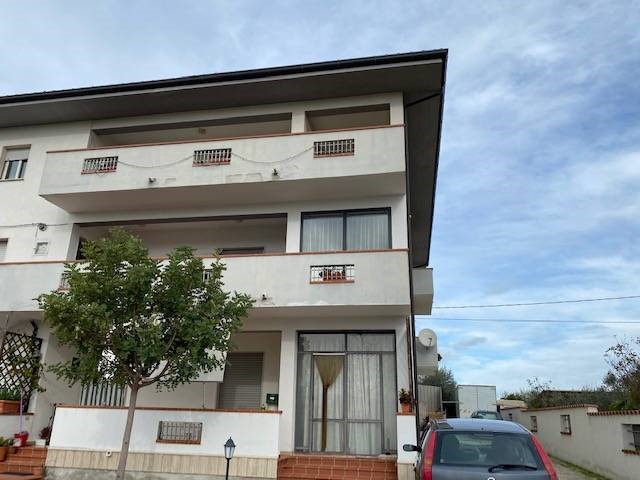 Appartamento in Vendita a Sant'Omero, 110'000&euro;, 165 m²