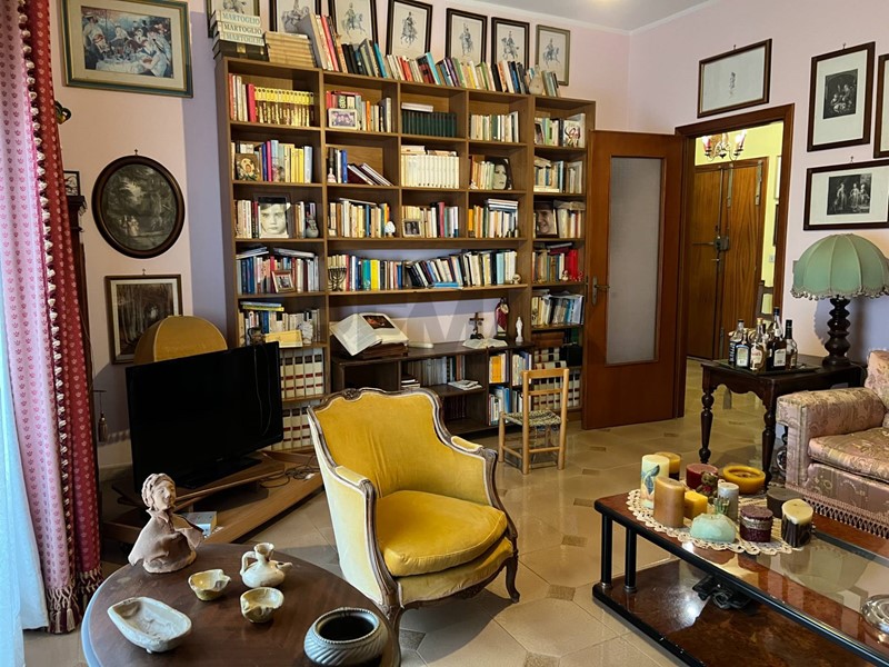 Appartamento in Vendita a Belpasso, 150'000&euro;, 165 m²