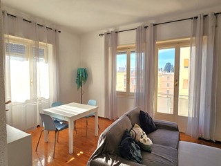 Appartamento in Vendita a Genova, 105'000&euro;, 95 m²