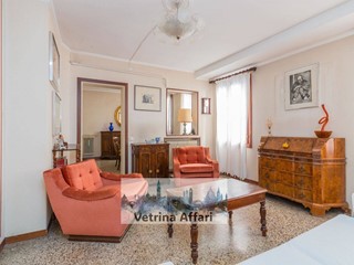 Appartamento in Vendita a Venezia, 520'000&euro;, 108 m²
