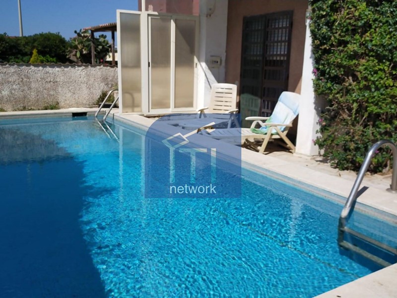 Trilocale in Vendita a Pomezia, 155'000&euro;, 85 m²