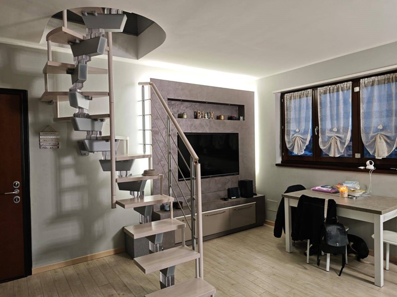 Quadrilocale in Affitto a Desio, 850&euro;, 80 m²