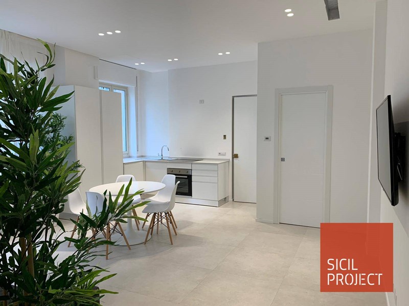 Trilocale in Affitto a Palermo, 1'350&euro;, 90 m²