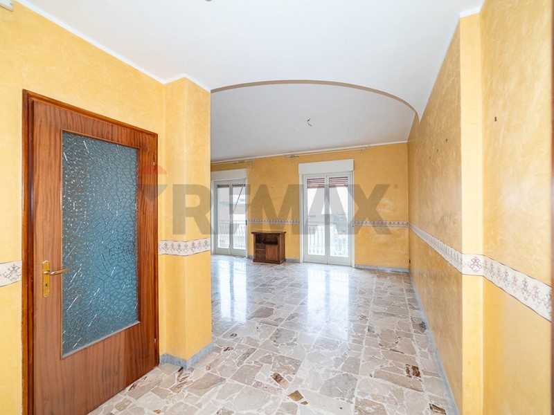 Quadrilocale in Vendita a Aci Catena, 80'000&euro;, 115 m²