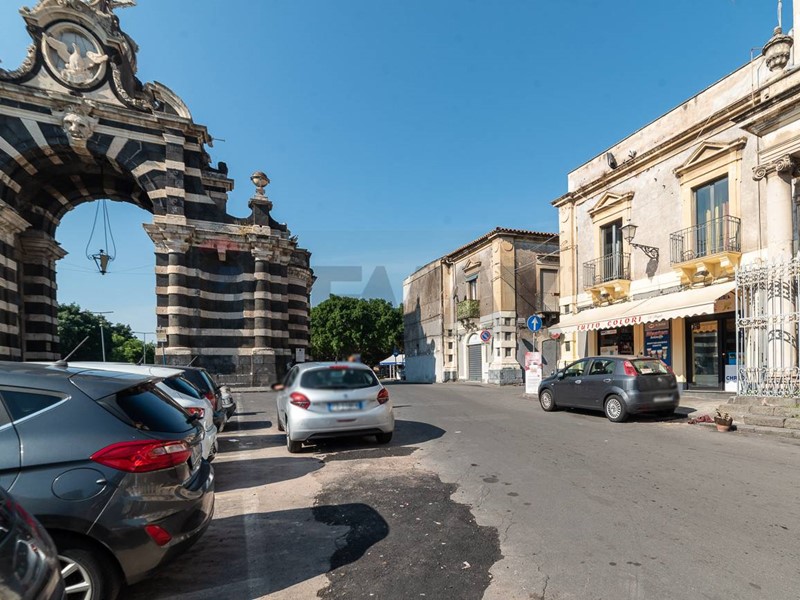 Appartamento in Affitto a Catania, 800&euro;, 120 m²