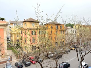 Appartamento in Vendita a Roma, 680'000&euro;, 153 m²