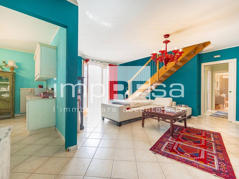 Quadrilocale in Vendita a Prata di Pordenone, 245'000&euro;, 160 m², con Box