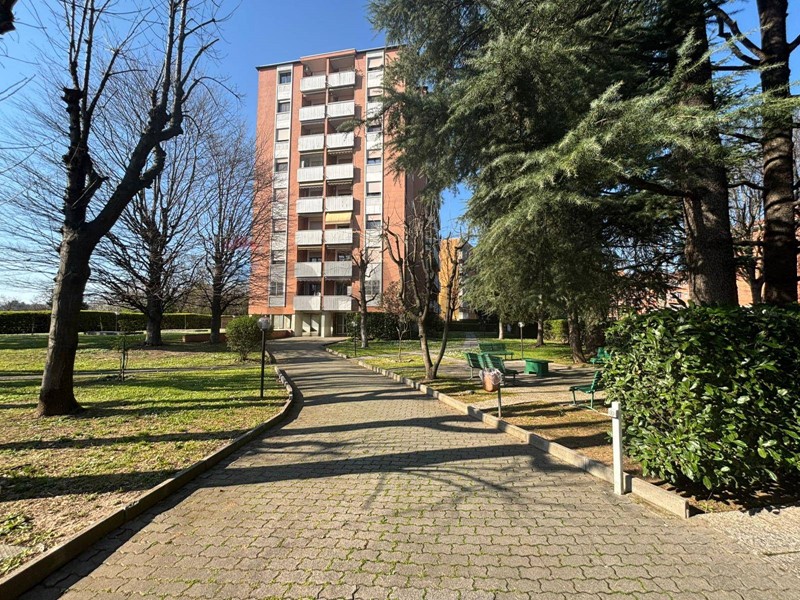 Trilocale in Vendita a Rho, 220'000&euro;, 94 m²