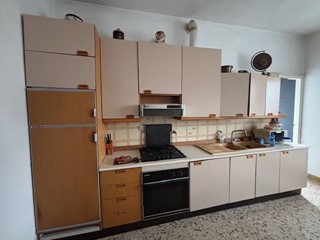 Appartamento in Vendita a Torino, 100'000&euro;, 105 m²