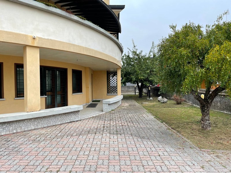 Appartamento in Vendita a Villa del Conte, 170'000&euro;, 280 m²