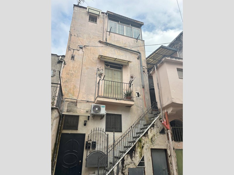 Quadrilocale in Vendita a Angri, 85'000&euro;, 95 m²