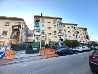 Appartamento in Vendita a Palermo, 118'000&euro;, 131 m²