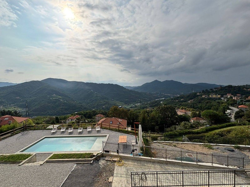 Appartamento in Vendita a Genova, 350'000&euro;, 150 m²