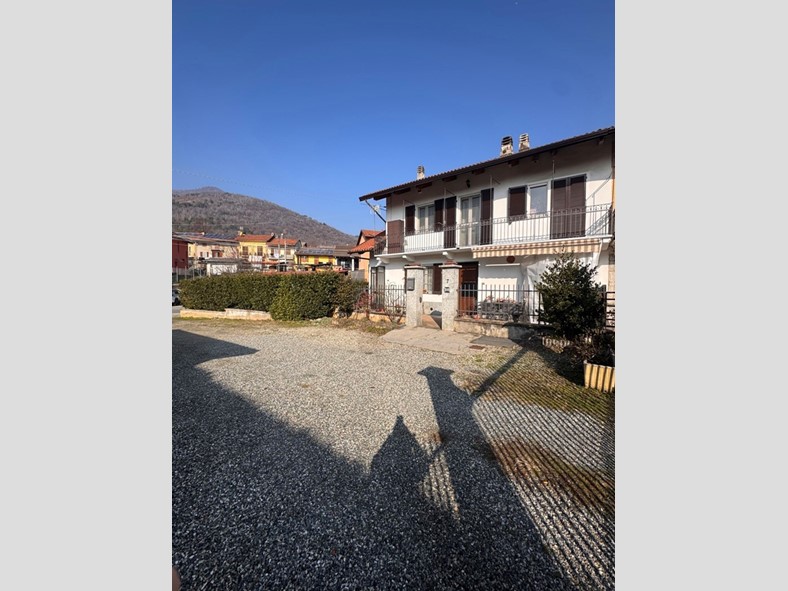 Trilocale in Vendita a La Cassa, 99'000&euro;, 100 m²