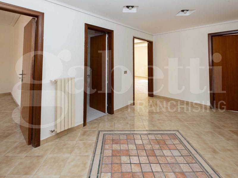 Appartamento in Vendita a Ragusa, 75'000&euro;, 120 m²